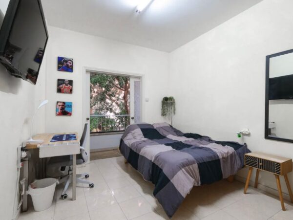 On A Quiet ST In The Old North 4 Room W Parking 8