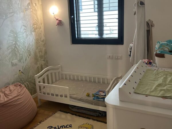 ברח בר כוכבא דירת 3 חד משופצת עם חניה 10