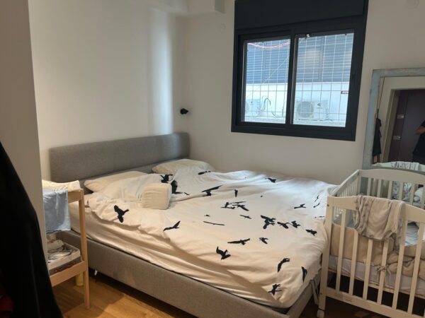 ברח בר כוכבא דירת 3 חד משופצת עם חניה 8