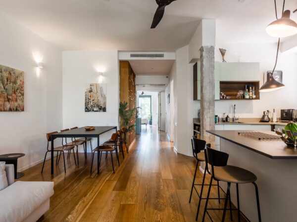 בריינס 4.5 חד מעוצבת אדריכלית עם חניה 3