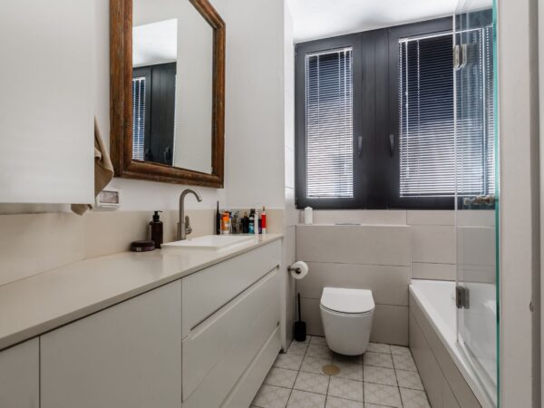 בריינס 4.5 חד מעוצבת אדריכלית עם חניה 6