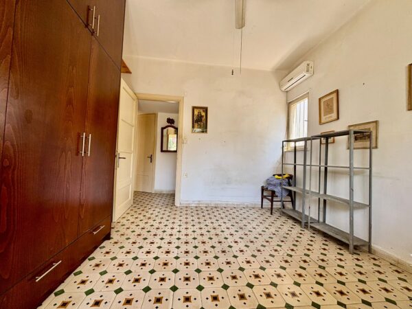 A Charming 4-Room Apt On Gordon Street 2