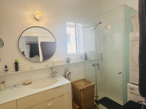 On Shalom Alechem Renovated W Balcony 7