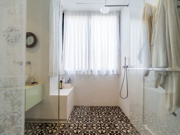 Nahmani 4 pièces rénové avec terrasse 5