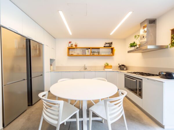 Nahmani 4 pièces rénové avec terrasse 3