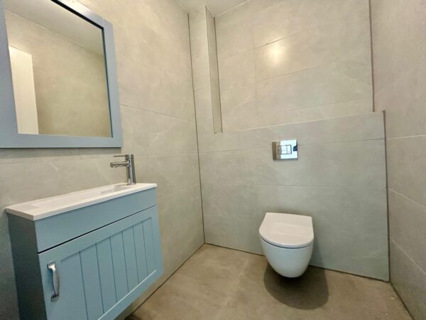 A 5 Room Apt W 2 Parking And Open View 9