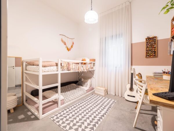 Nahmani 4 pièces rénové avec terrasse 9