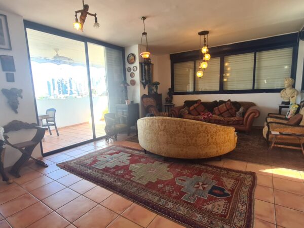 North TLV Penthouse W Park And Sea Views 7