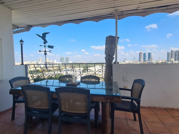 North TLV Penthouse W Park And Sea Views 2