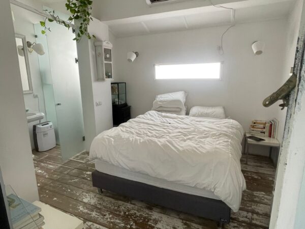 Pretty Loft On Quiet ST By The Sea 6