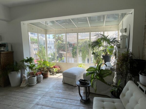 Pretty Loft On Quiet ST By The Sea 2