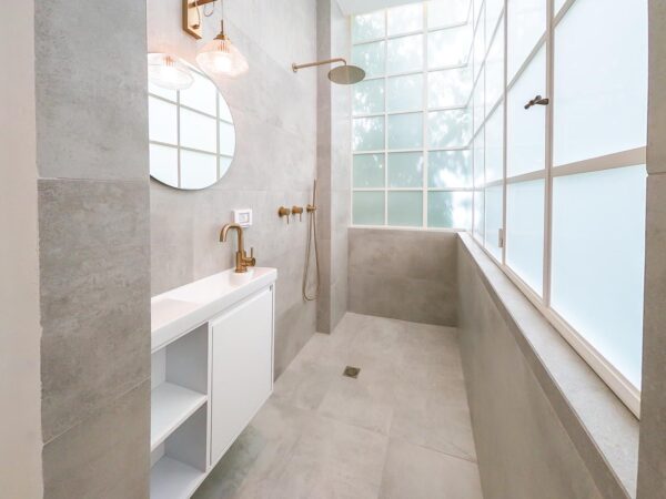 בשנקין האייקוני דירת 4 חד מעוצבת ושקטה 7