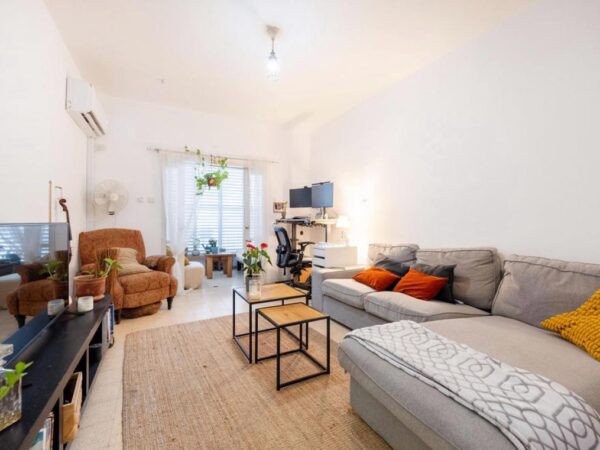 Quiet and Pleasant 2-Room Apt in the City Center 1