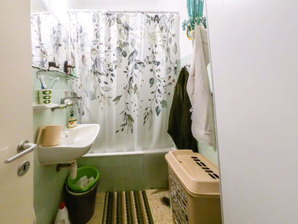 3 Room For Renovation In TLVs Old North 6