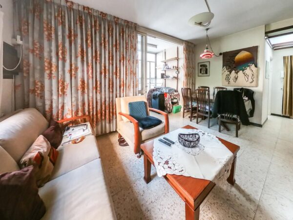 3 Room For Renovation In TLVs Old North 3