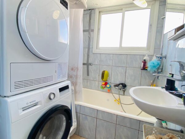 3 Room In Renovated Bldg On Frishman By The Sea 7