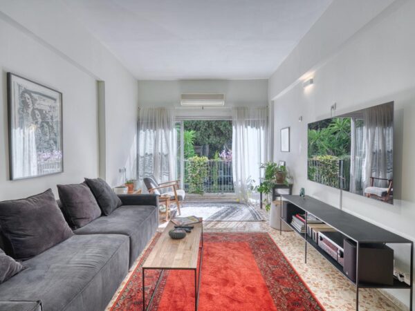 Pretty 3 Room On Iconic Sderot Chen BLVD 2