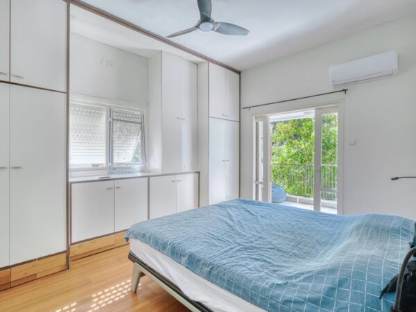 Pretty 3 Room On Iconic Sderot Chen BLVD 7