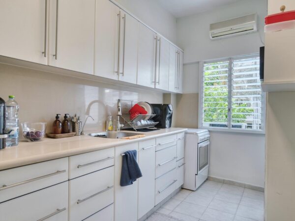 Pretty 3 Room On Iconic Sderot Chen BLVD 6