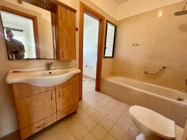 ברנק המקסים 3 חד עם מעלית וחניה 7