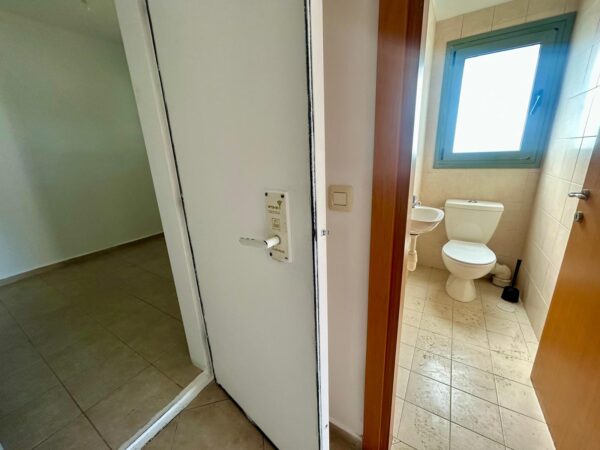 ברנק המקסים 3 חד עם מעלית וחניה 8