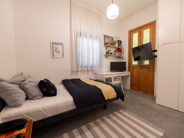 Nahmani 4 pièces rénové avec terrasse 8