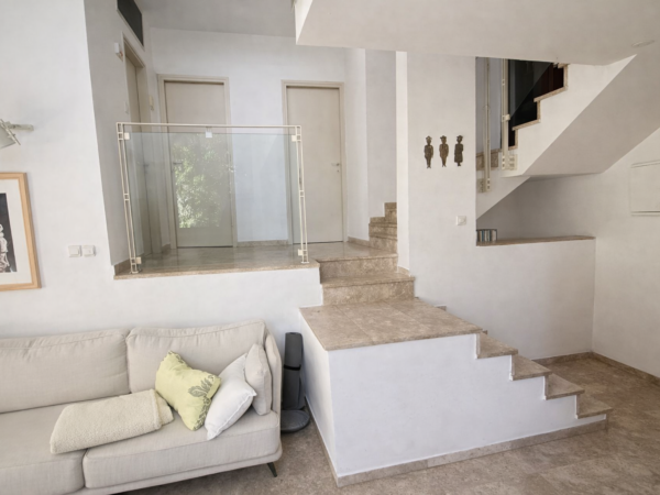 בהגלבוע דירת 4 חד עם מעלית וחניה בטאבו 3