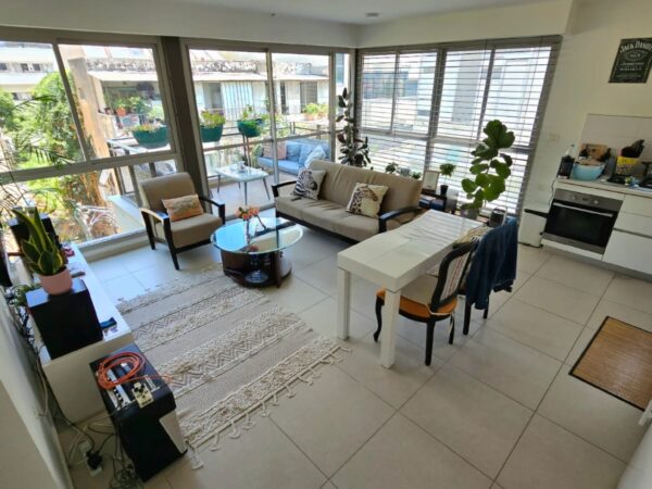 3 Room Apt With Elevator And Parking 2