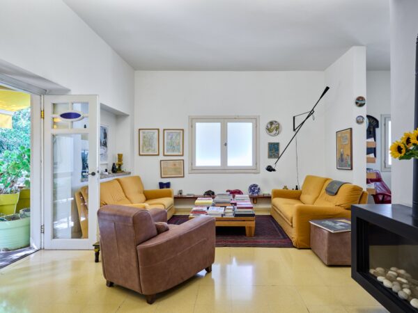 במזאה בבאוהאוס קסום עם מרפסת 2