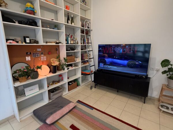 2 Room W Balcony On Gorgeous ST In Lev Hair 5