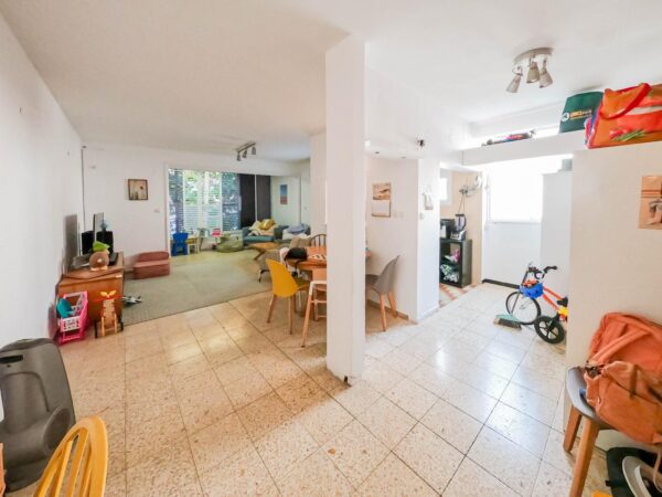 A Quiet 3 Room Apt In Hess Street 2