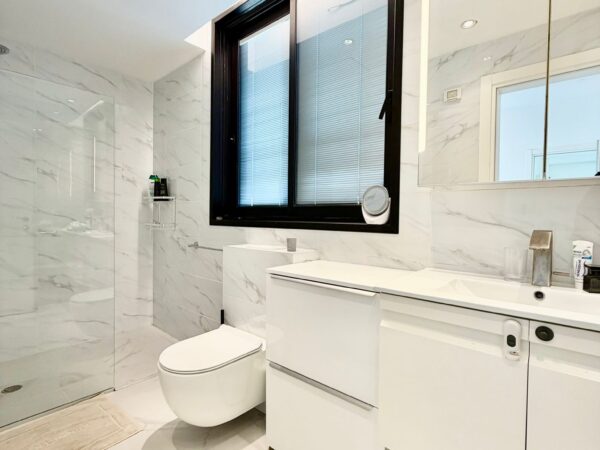 Near the Hilton – A Penthouse with a Private Pool 7