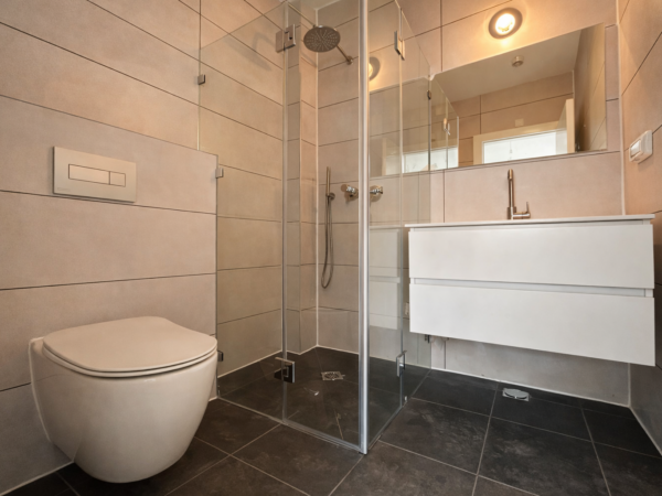 At Kikar HaMedina A New 4 Room Apt With Parking 7