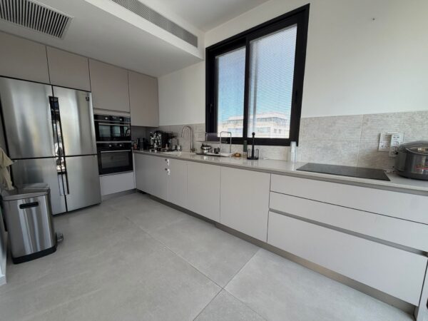 Near the Hilton – A Penthouse with a Private Pool 4