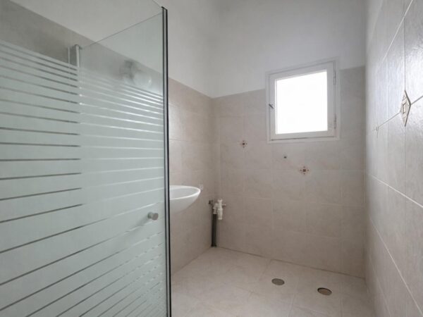 בהנביאים דירת 2 חד מקסימה עם חניה 7