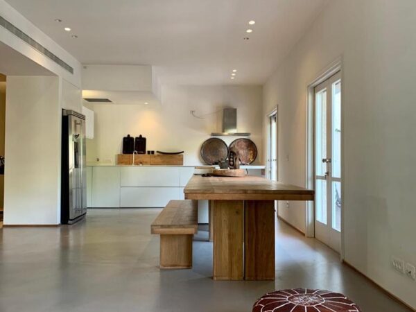 A Designed 3 Room Apt On Chen Boulevard 7