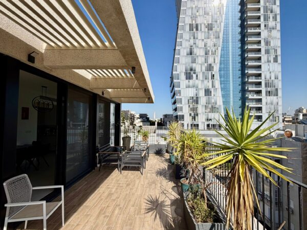 Near the Hilton – A Penthouse with a Private Pool 2