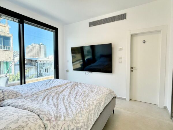 Near the Hilton – A Penthouse with a Private Pool 8