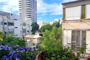 Un appartement de 3 pièces dans un magnifique immeuble Bauhaus