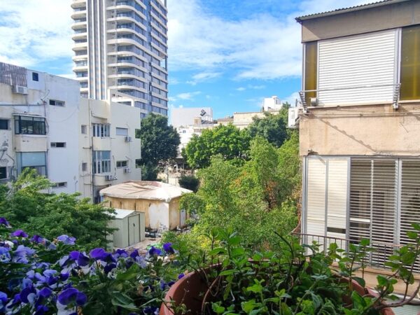 Un appartement de 3 pièces dans un magnifique immeuble Bauhaus 1
