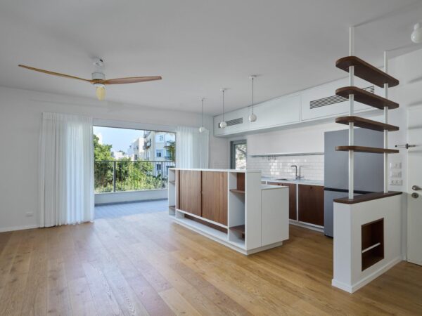 בהס ארבעה חד ייחודית עם מרפסת 3