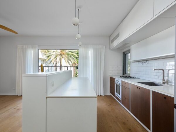 בהס ארבעה חד ייחודית עם מרפסת 7