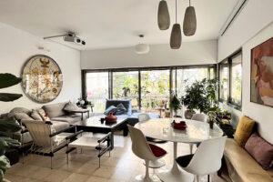 3 Room Near Kikar Bialik W Balcony