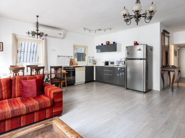 Au cœur de la ville, 3 pièces avec ascenseur et parking 2