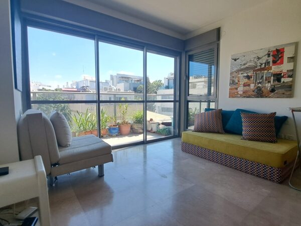 Près du parc Yarkon 5 pièces rénové avec parking 6