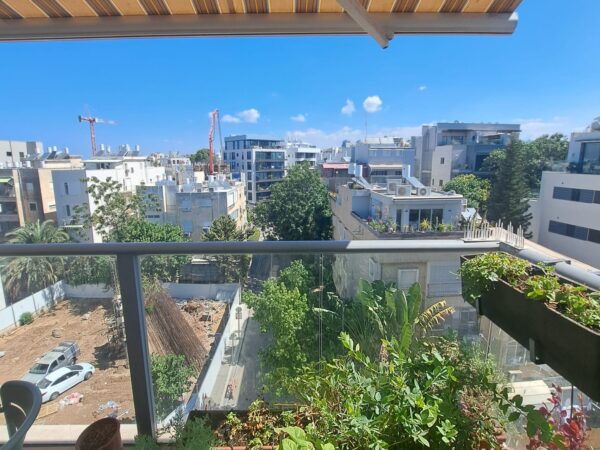 Près du parc Yarkon 5 pièces rénové avec parking 1