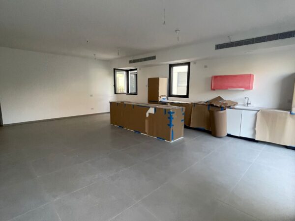 5 pièces neuf avec parking près de la place 3