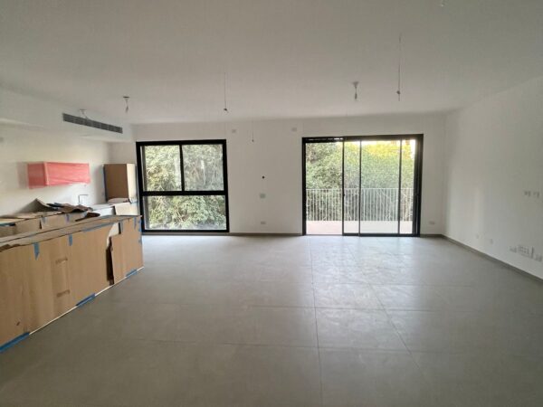 5 pièces neuf avec parking près de la place 1