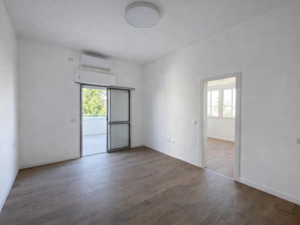 בסוקולוב דירת גג בת 3.5 חד משופצת 2