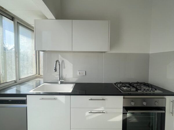 בסוקולוב דירת גג בת 3.5 חד משופצת 4